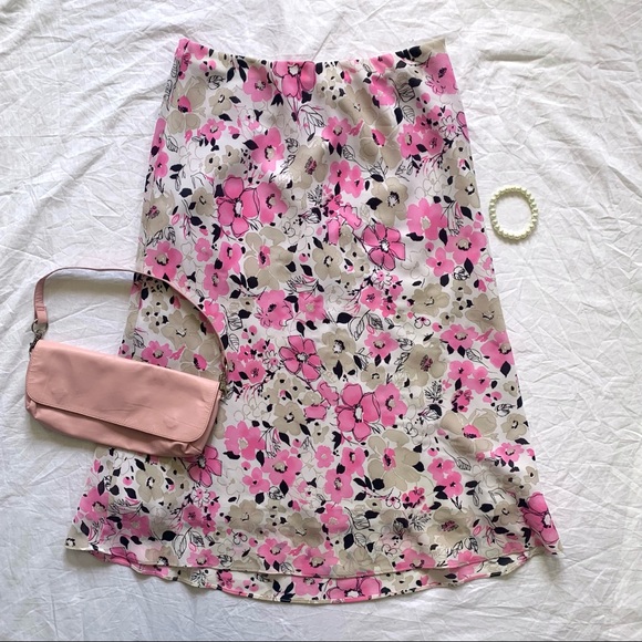 Vintage Floral Midi Skirt - Picture 2 of 3